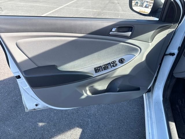 Used 2015 Hyundai Accent GLS image 21