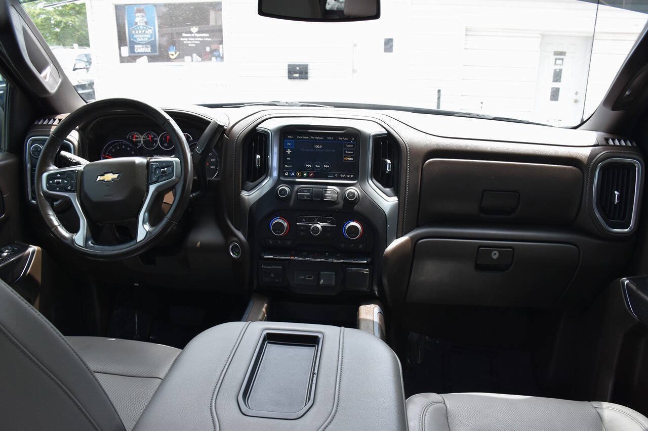 Used 2019 Chevrolet Silverado 1500 LTZ w/ LTZ Convenience Package RWD image 13