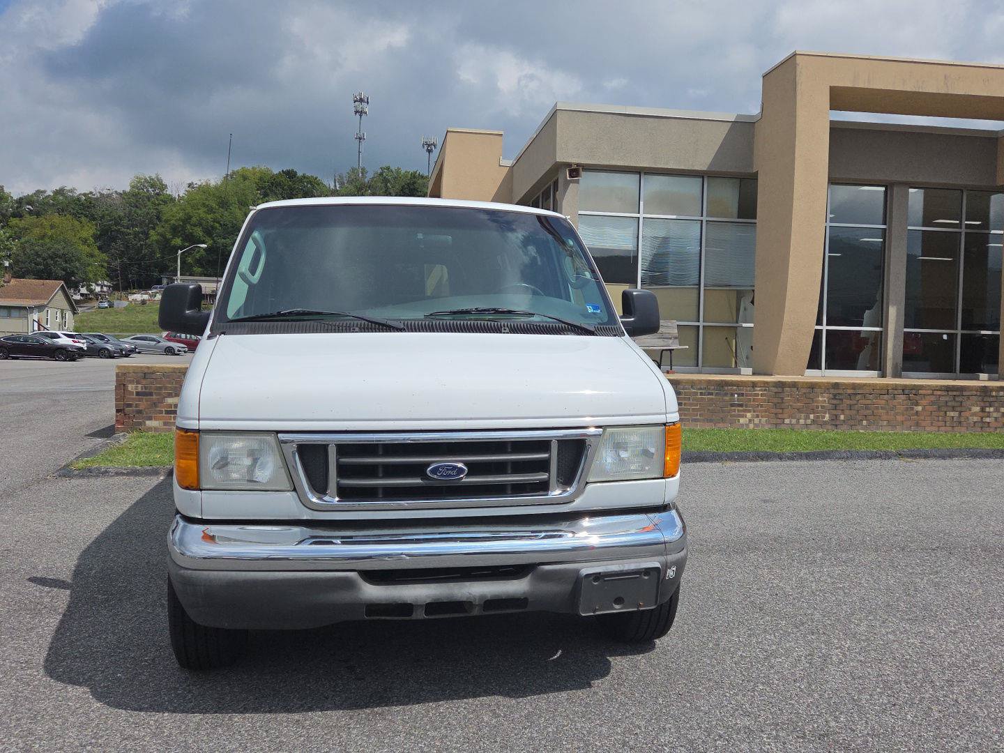 Used 2007 Ford E-350 and Econoline 350 XLT RWD image 7