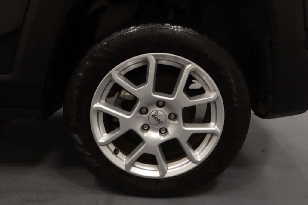 Certified 2023 Jeep Renegade Latitude AWD/4WD image 25