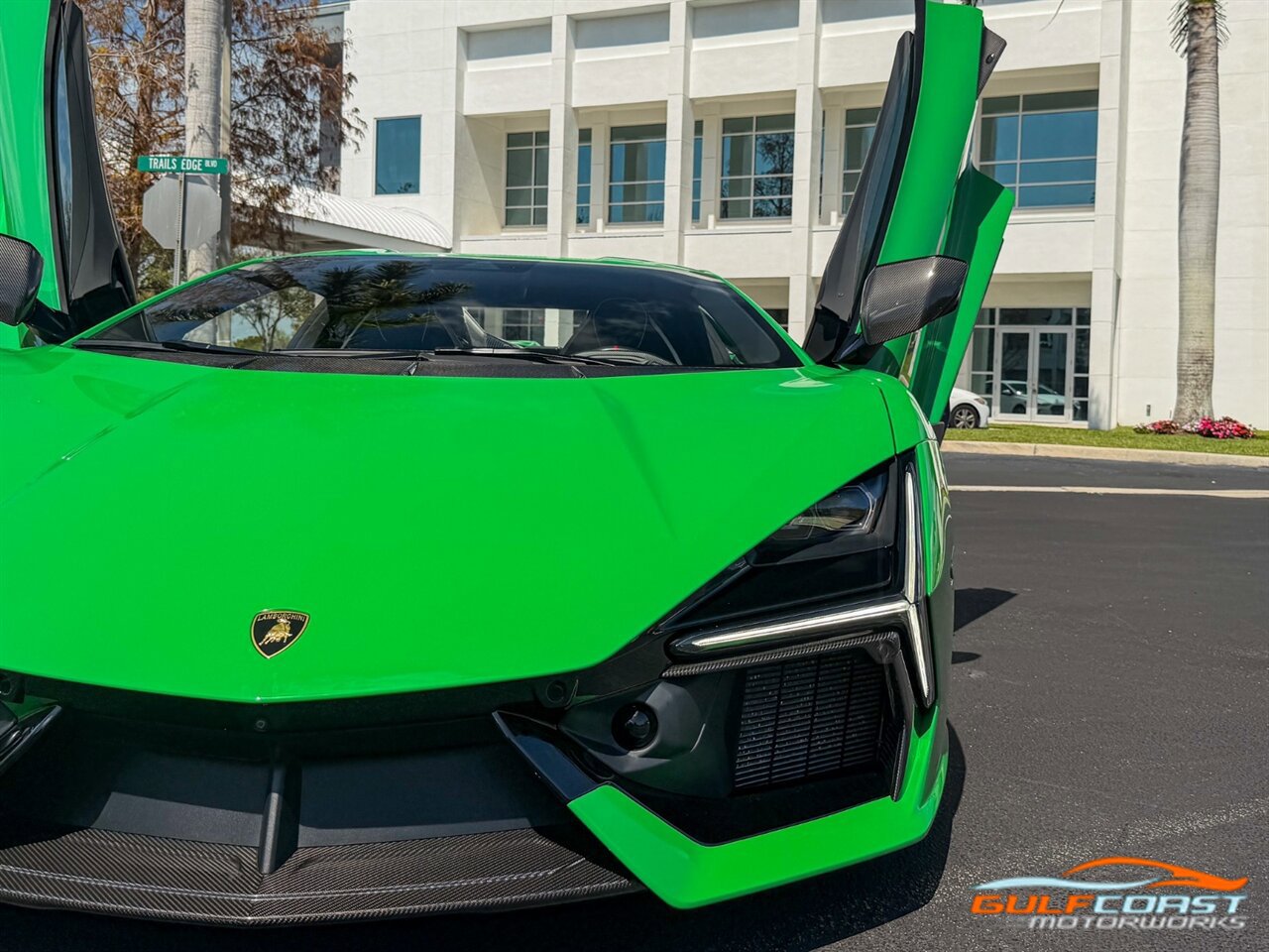 Used 2024 Lamborghini Revuelto image 4