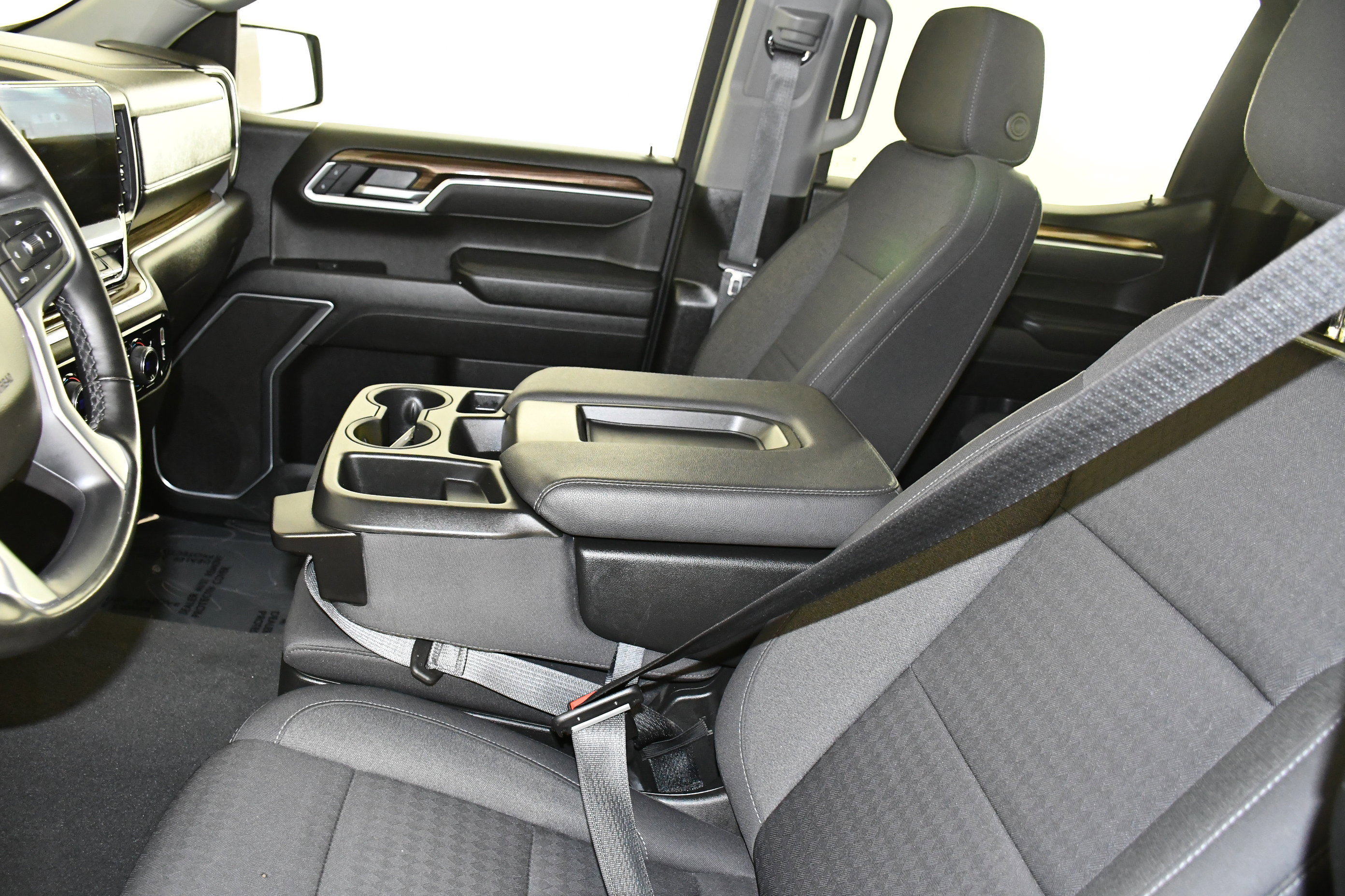 Used 2025 Chevrolet Silverado 1500 LT image 40