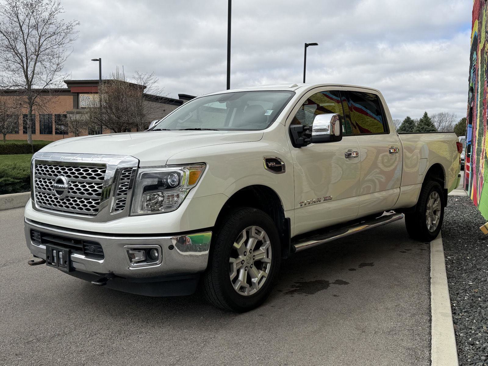 Used 2017 Nissan Titan SL image 7