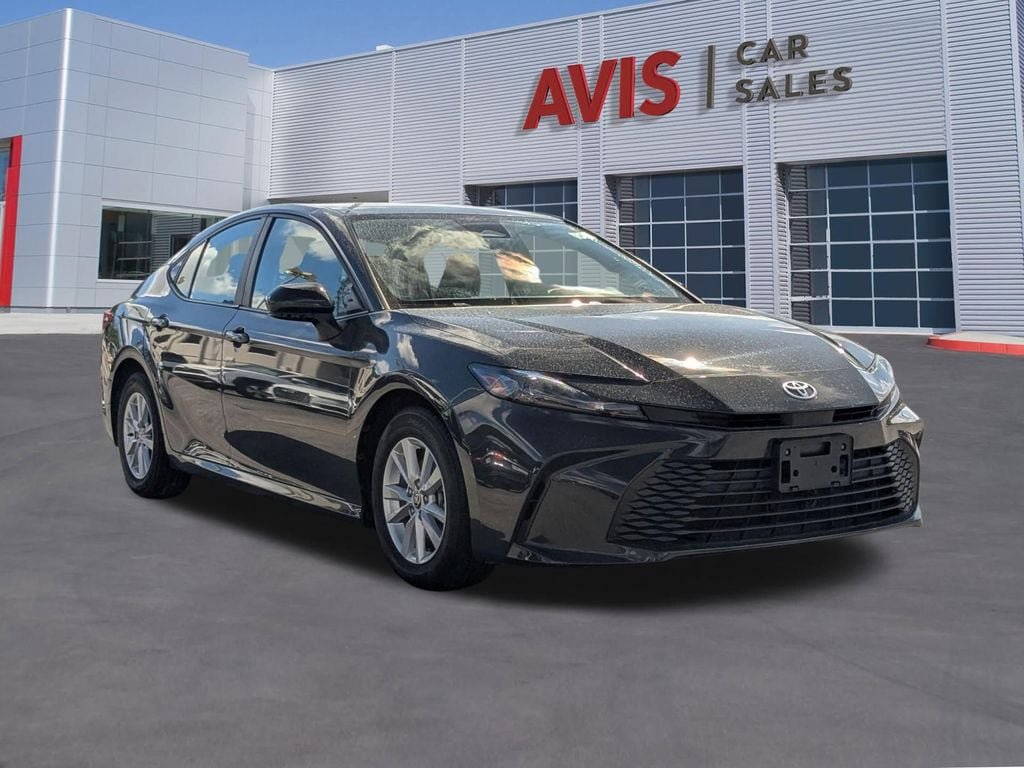 Used 2025 Toyota Camry LE FWD image 9