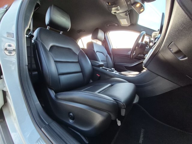 Used 2020 Mercedes-Benz GLA 250 4MATIC image 16