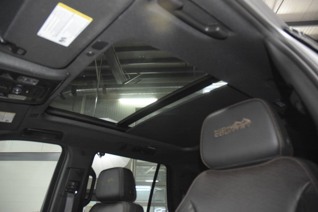 Used 2024 Chevrolet Tahoe High Country AWD/4WD image 50