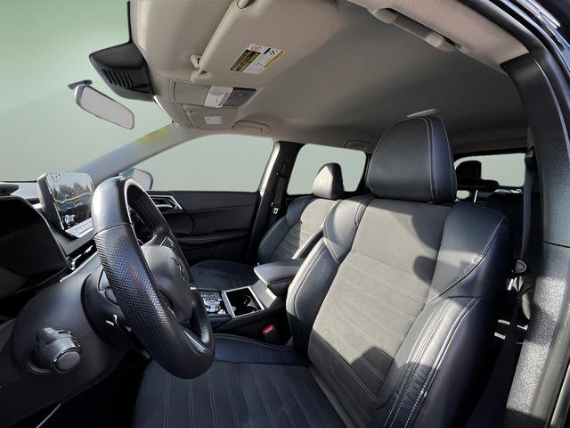 Used 2023 Mitsubishi Outlander SE image 12