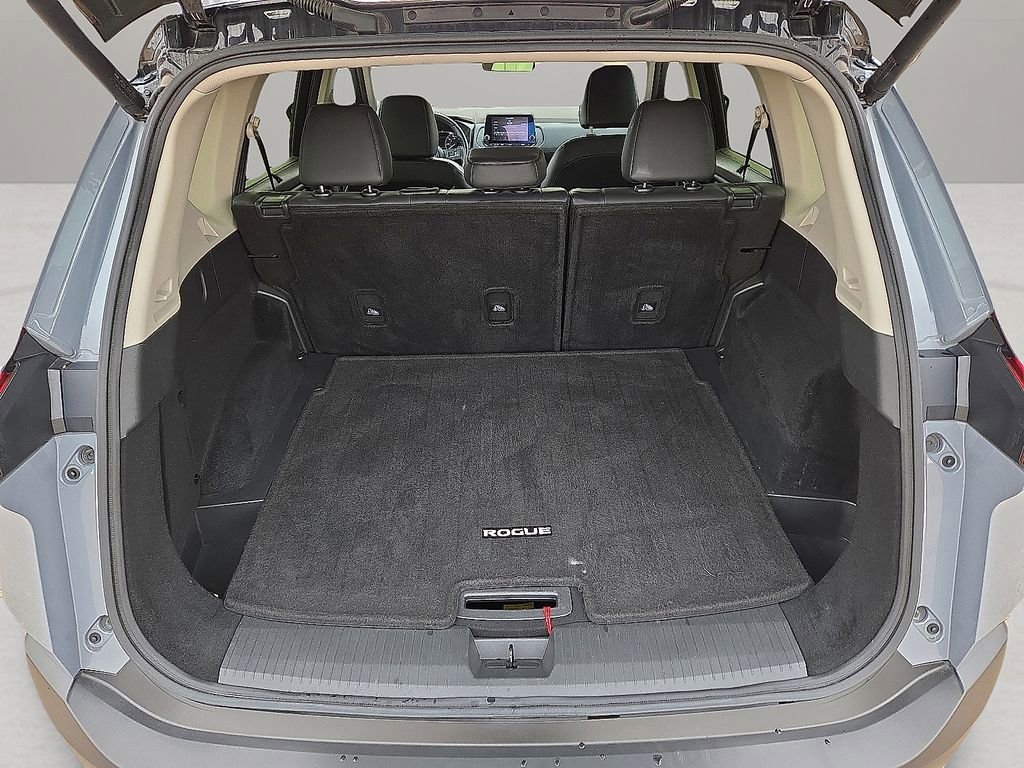 Used 2023 Nissan Rogue SV w/ SV Premium B Package image 14