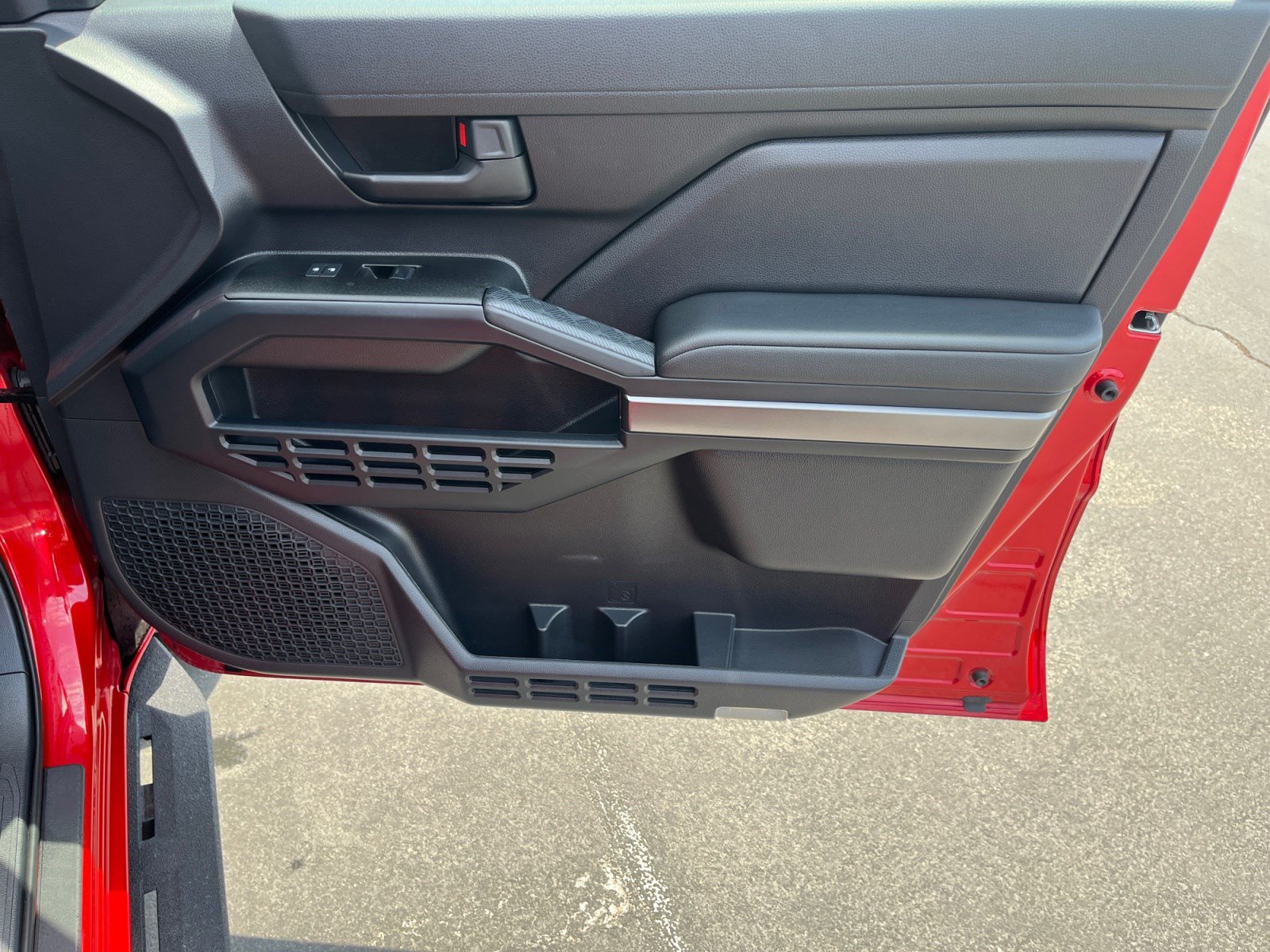Certified 2026 Toyota 4Runner SR5 AWD/4WD image 27