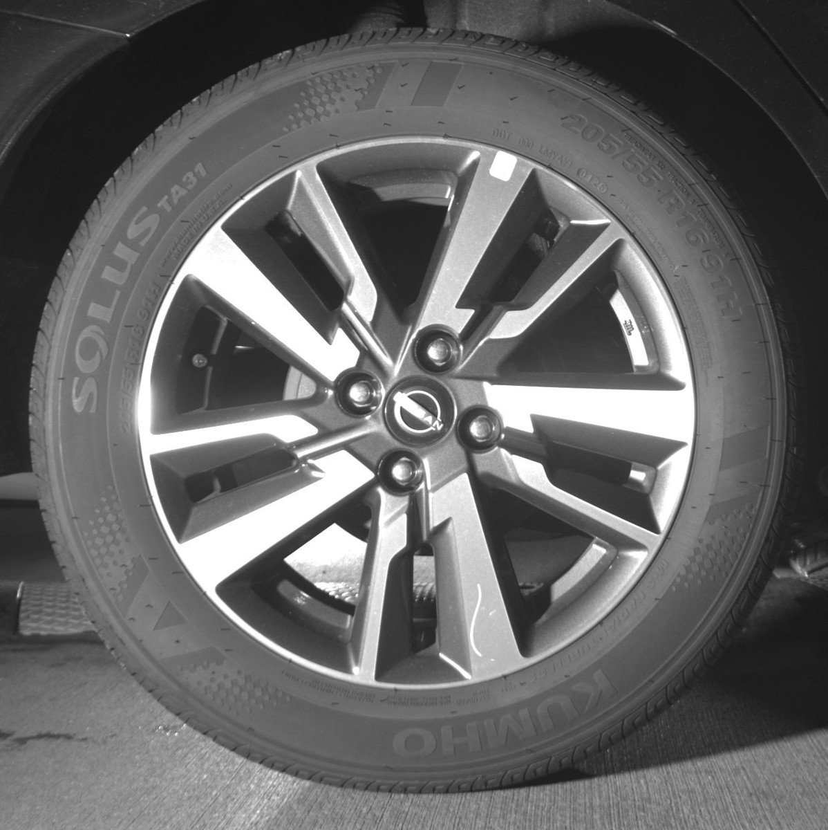 Used 2025 Nissan Versa SV image 15