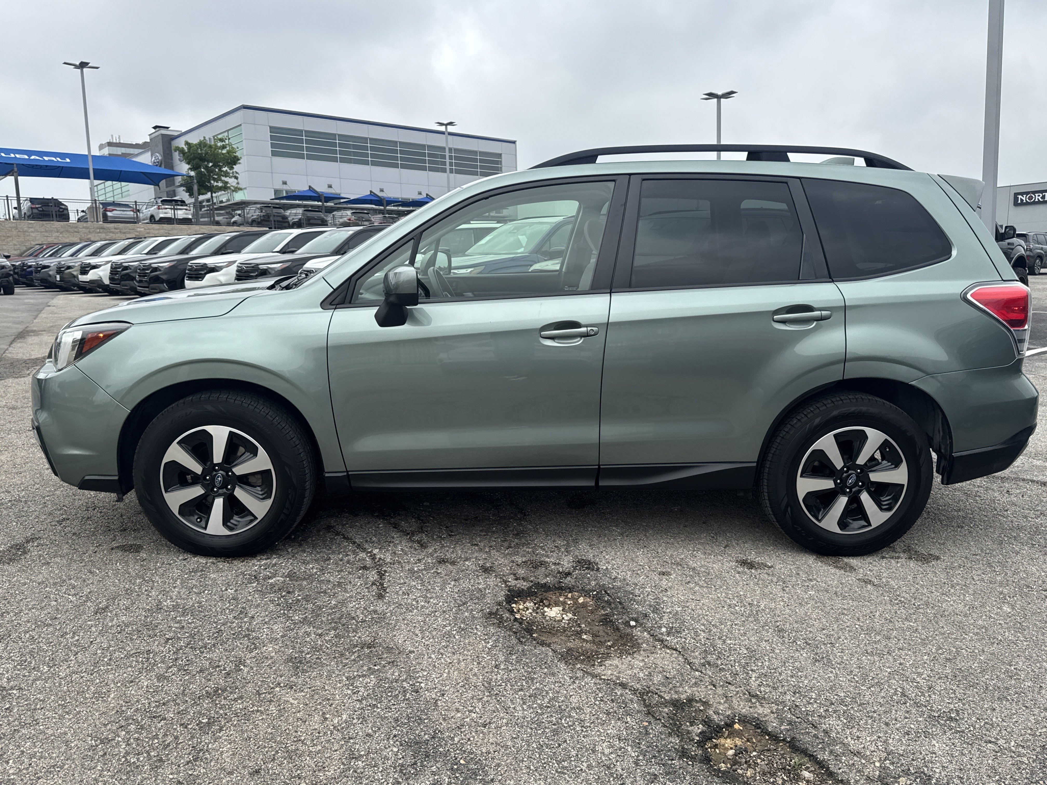 Used 2018 Subaru Forester 2.5i Premium w/ All-Weather Package AWD/4WD image 6