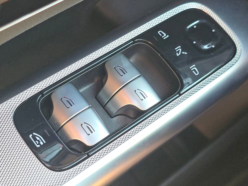 Used 2026 Mercedes-Benz GLC 300 4MATIC image 27