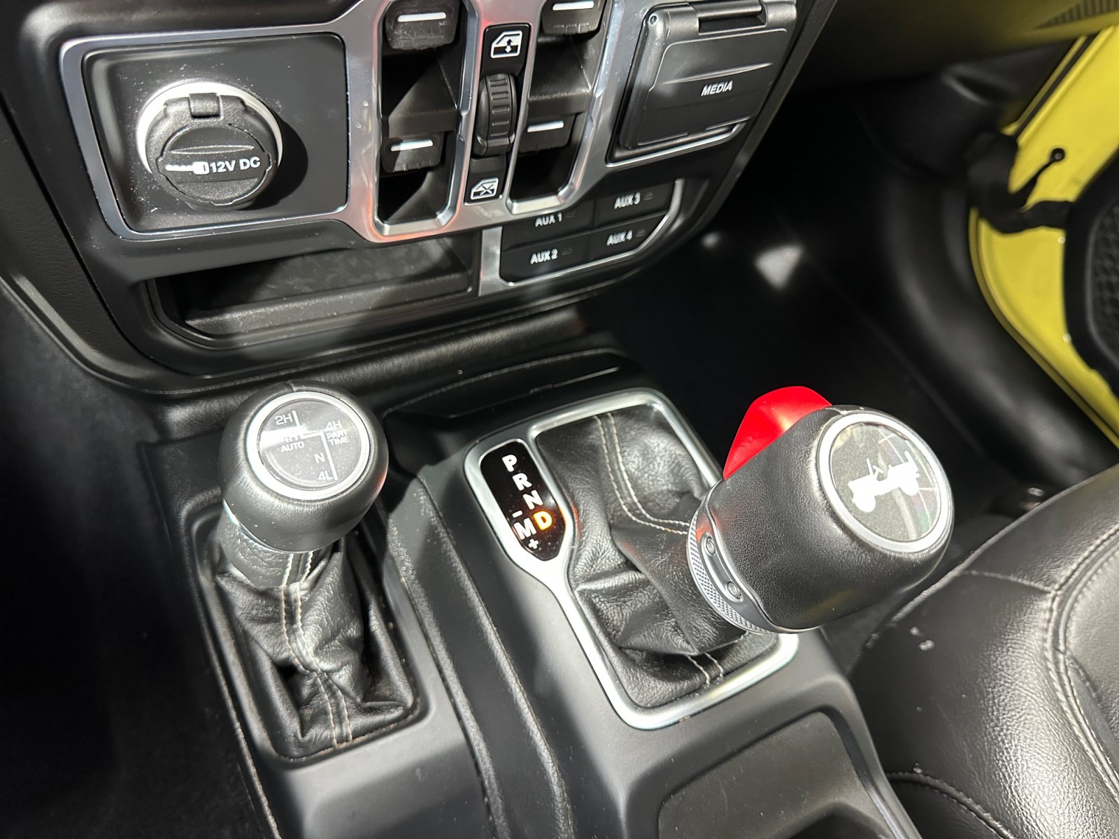 Used 2023 Jeep Wrangler Unlimited Sahara AWD/4WD image 22