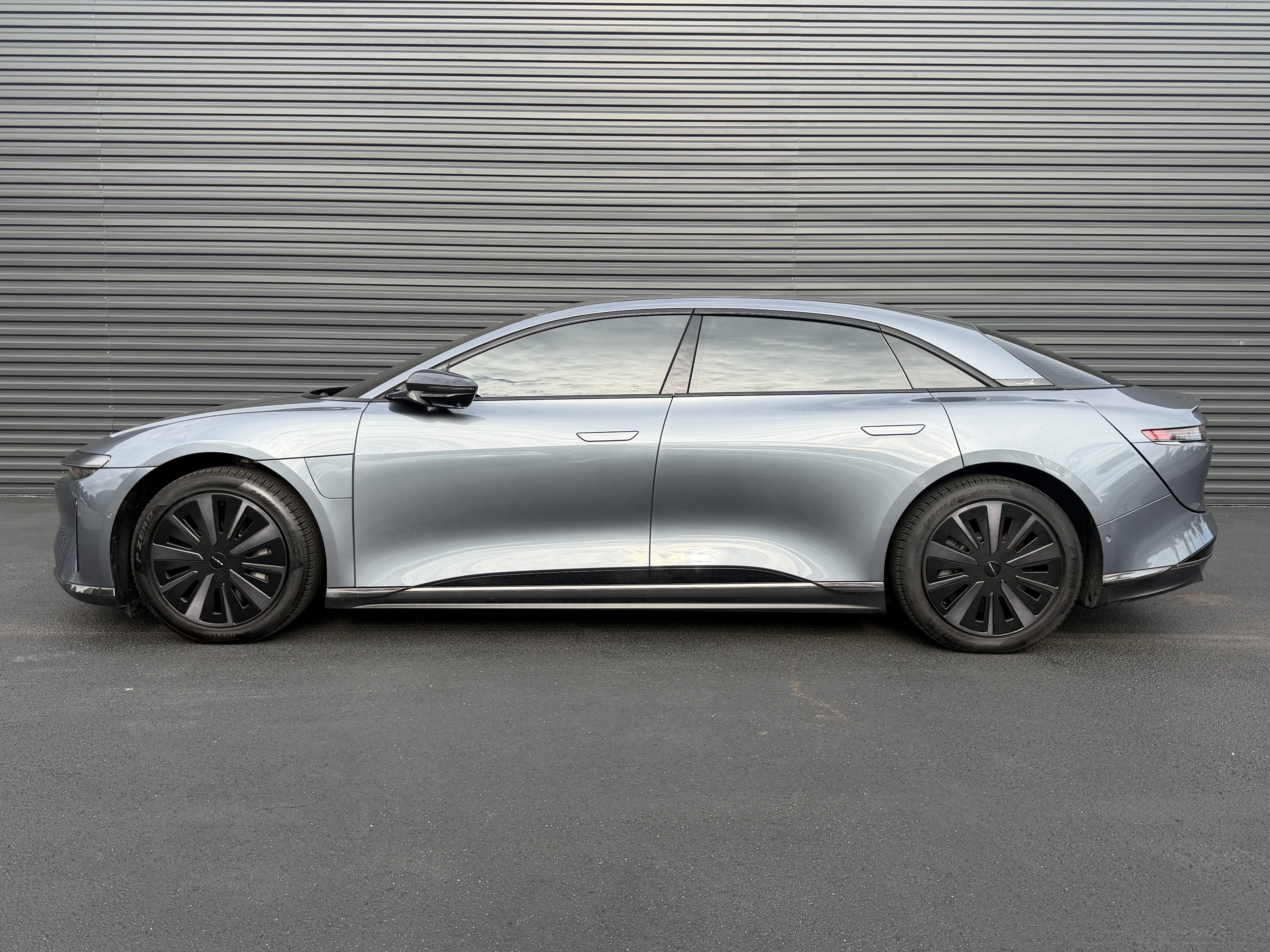 Used 2025 Lucid Air Pure RWD image 2