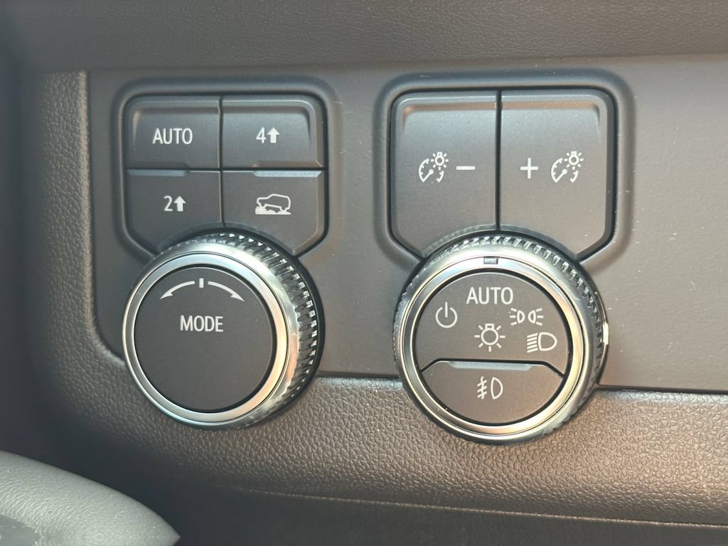 Used 2022 GMC Yukon SLT w/ SLT Premium Package AWD/4WD image 31