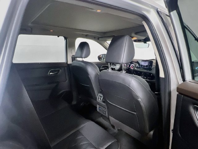 Used 2023 Nissan Rogue Platinum w/ Platinum Premium Package FWD image 23