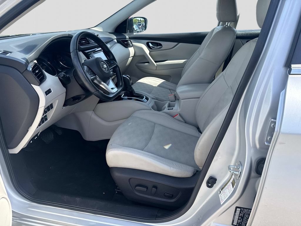Used 2020 Nissan Rogue Sport SV w/ Technology Package AWD/4WD image 18