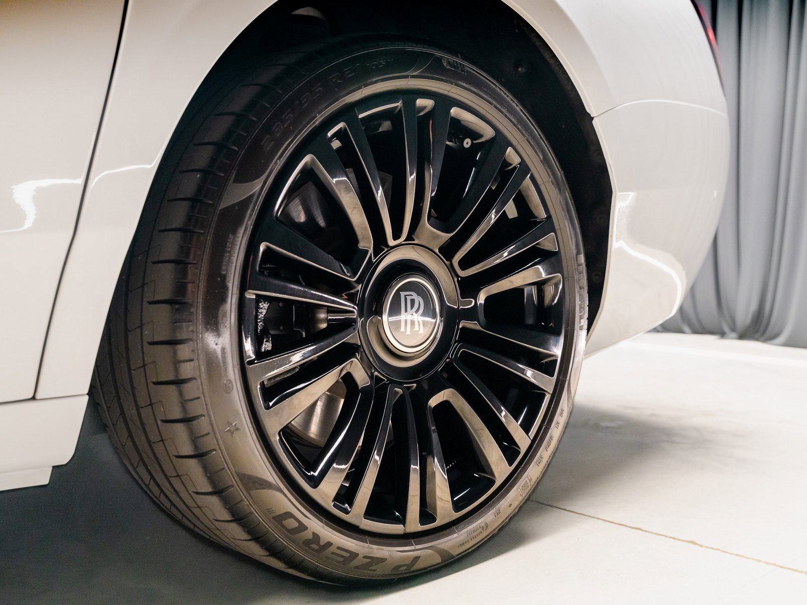 Used 2021 Rolls-Royce Ghost image 32