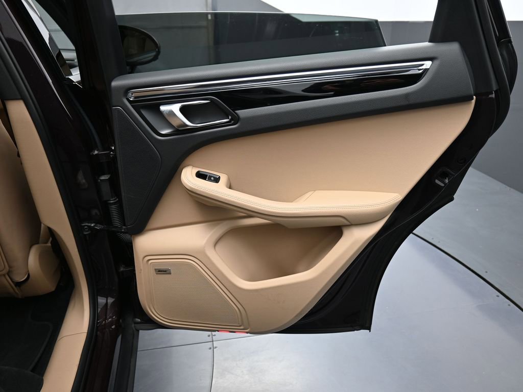 Certified 2025 Porsche Macan image 25