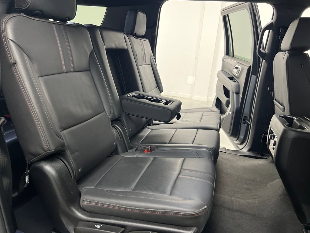 Used 2024 Chevrolet Suburban RST image 18