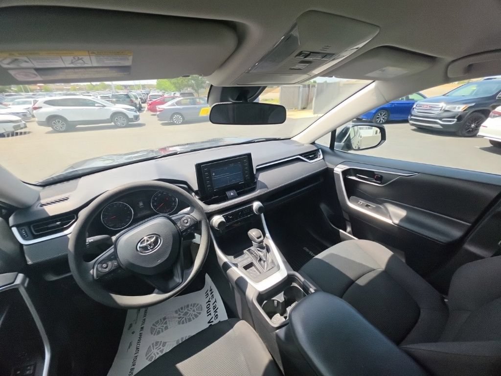 Used 2021 Toyota RAV4 LE FWD image 28