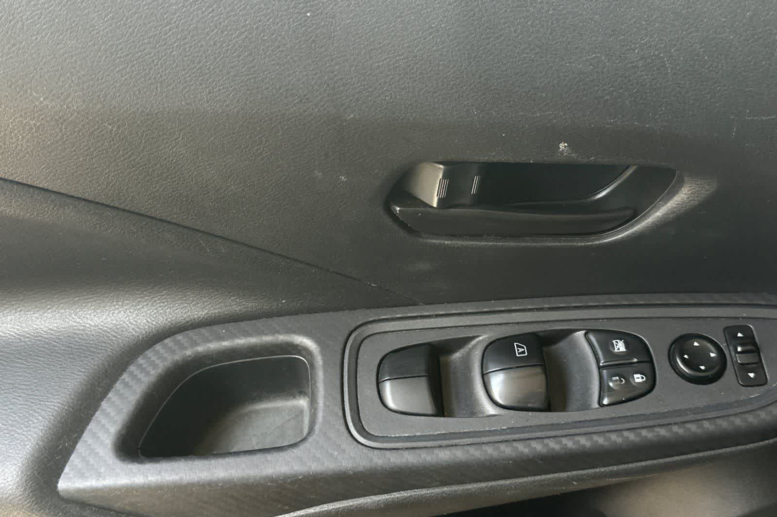 Used 2020 Nissan Versa S FWD image 13