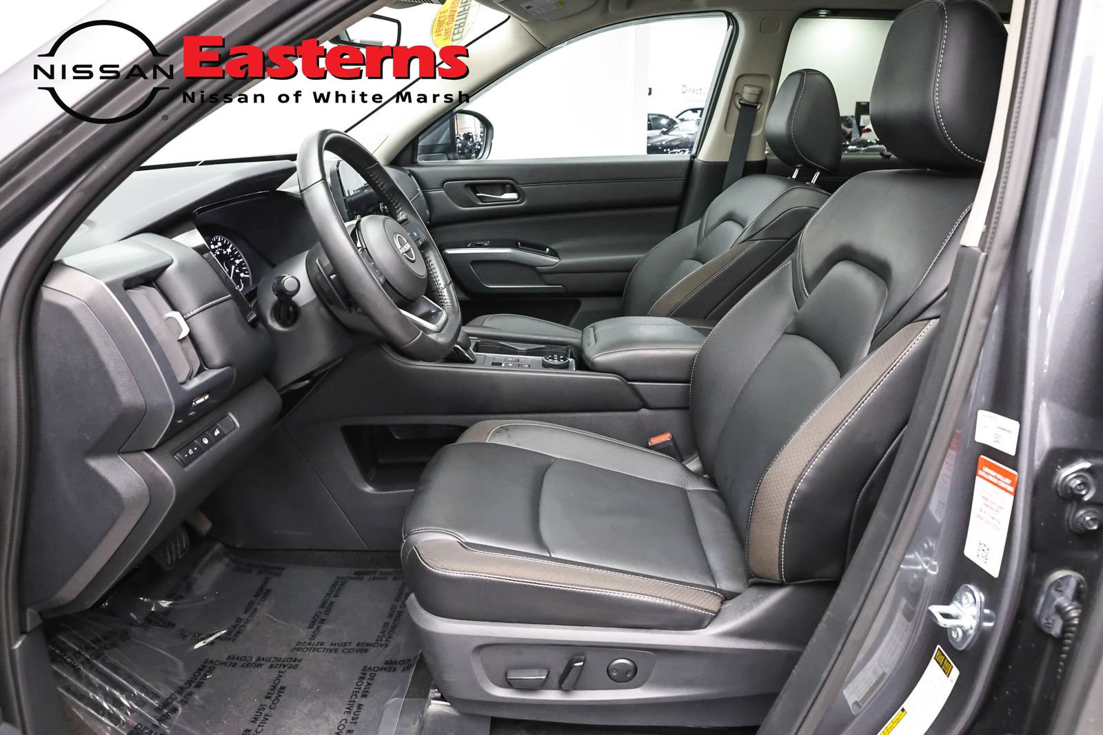 Used 2024 Nissan Pathfinder SL AWD/4WD image 15