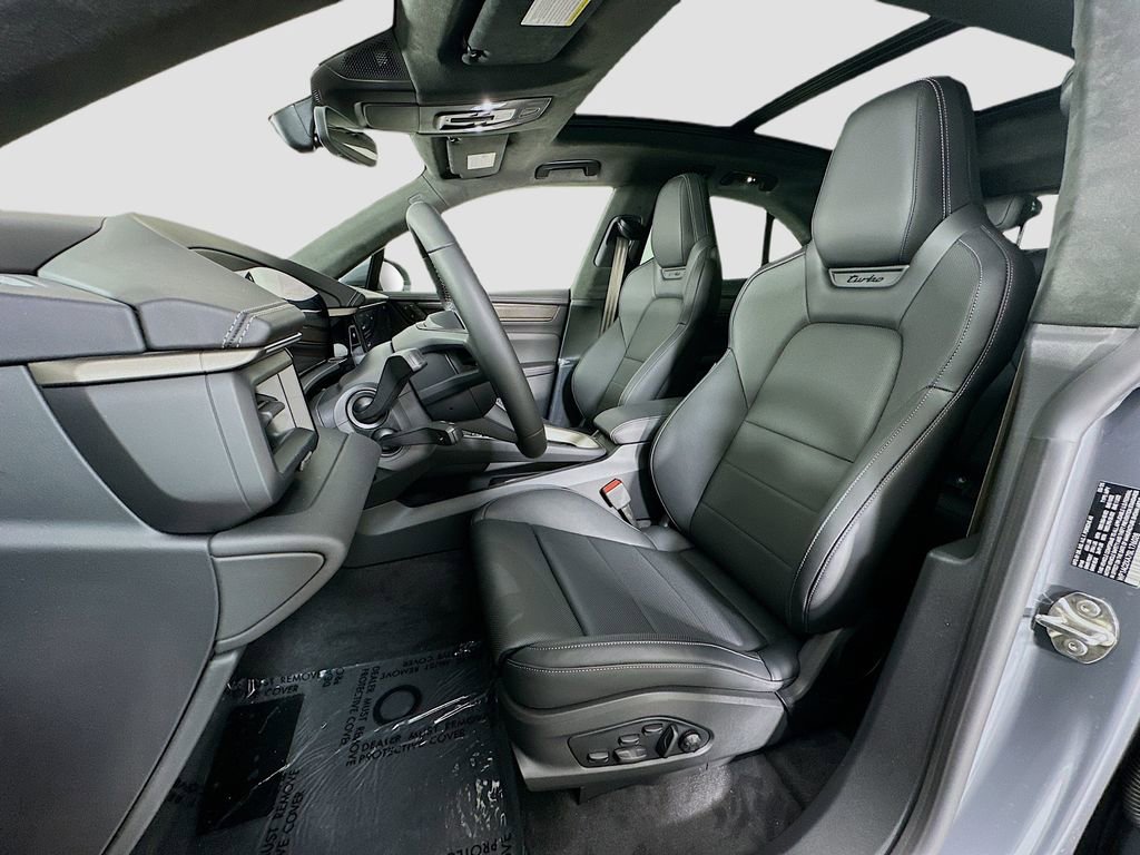 New 2025 Porsche Macan Turbo Electric image 5