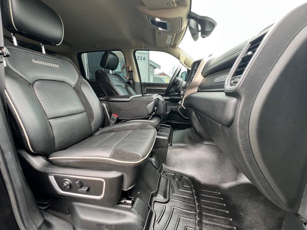 Used 2019 RAM 1500 Laramie AWD/4WD image 17