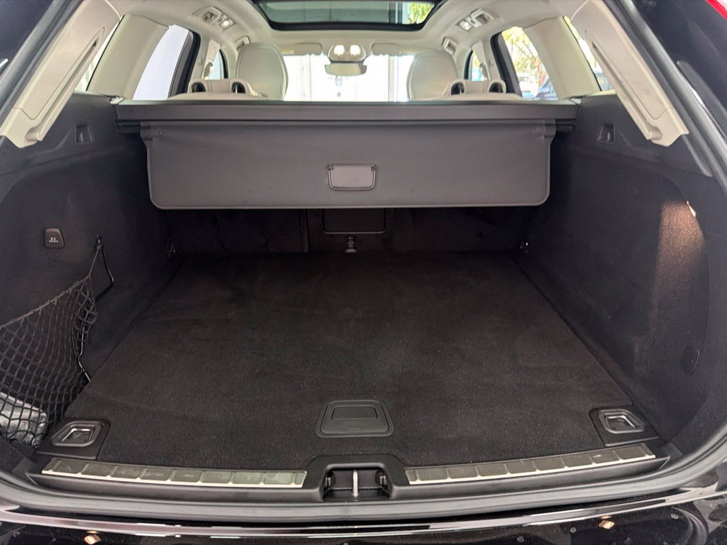 Used 2023 Volvo XC60 B5 Ultimate FWD image 25