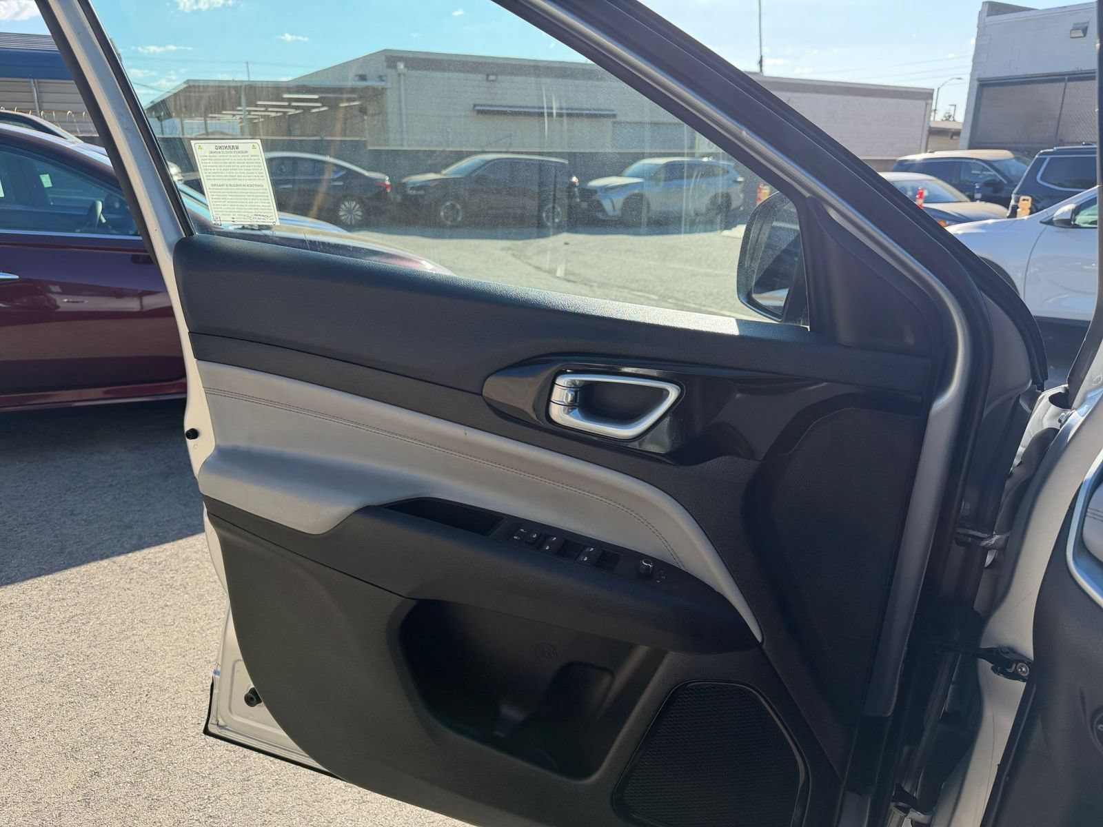 Used 2025 Jeep Compass Limited AWD/4WD image 18