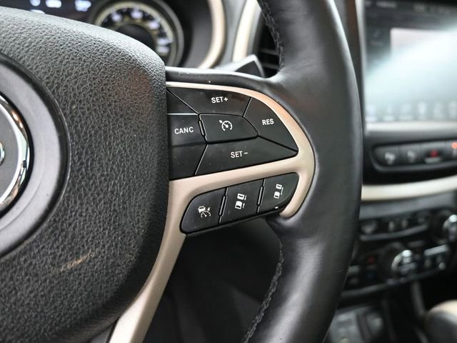 Used 2018 Jeep Cherokee Limited w/ Technology Group image 29