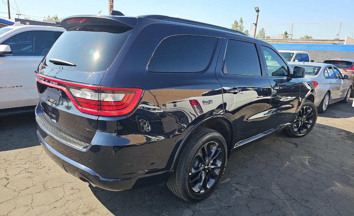 Used 2025 Dodge Durango GT w/ Blacktop Package image 2