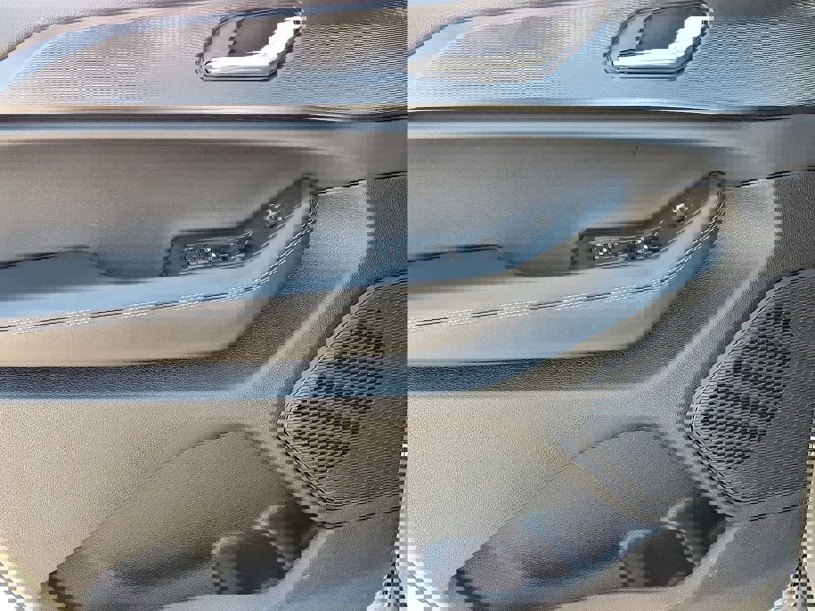 Used 2025 Jeep Grand Cherokee Altitude image 27