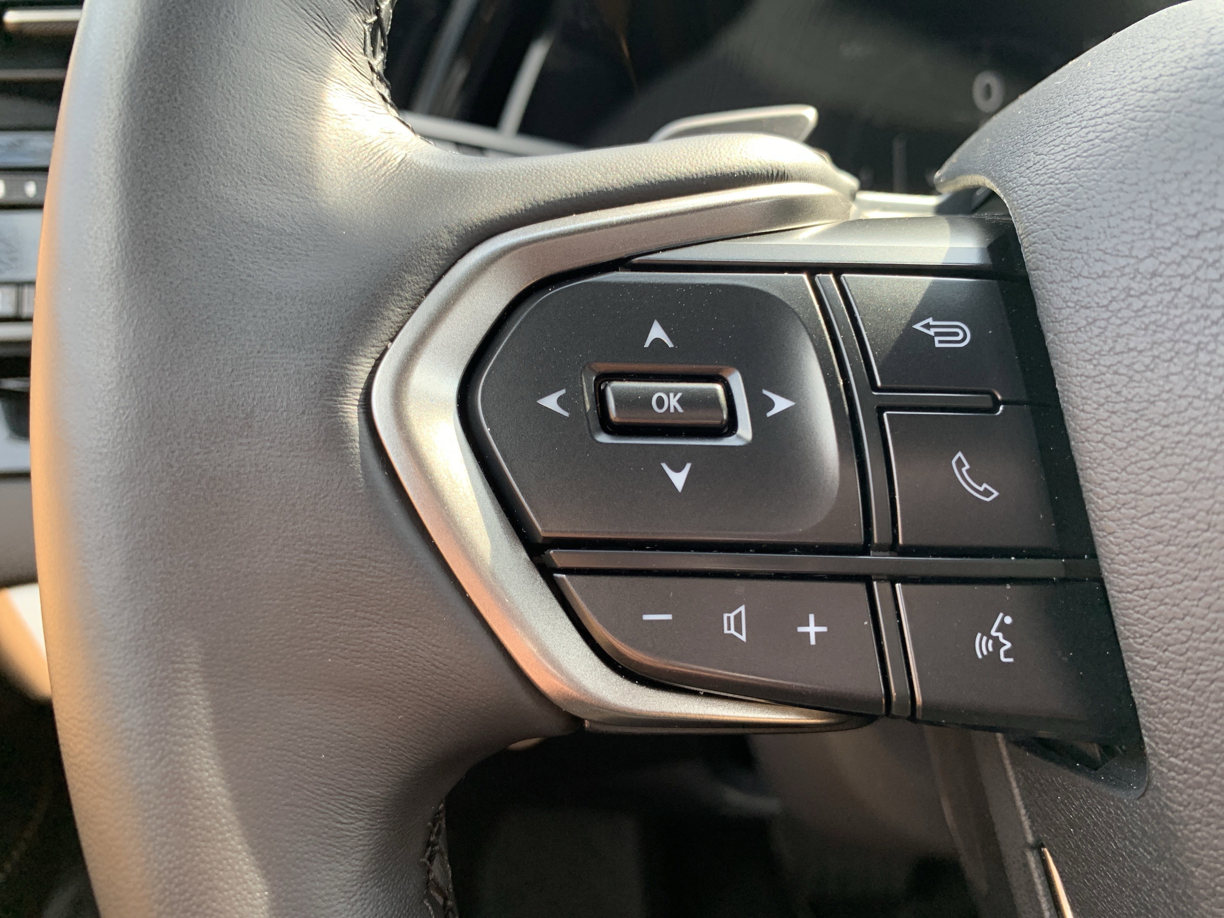 Certified 2025 Lexus RX 350 Premium w/ Accessory Package (Z1) image 19