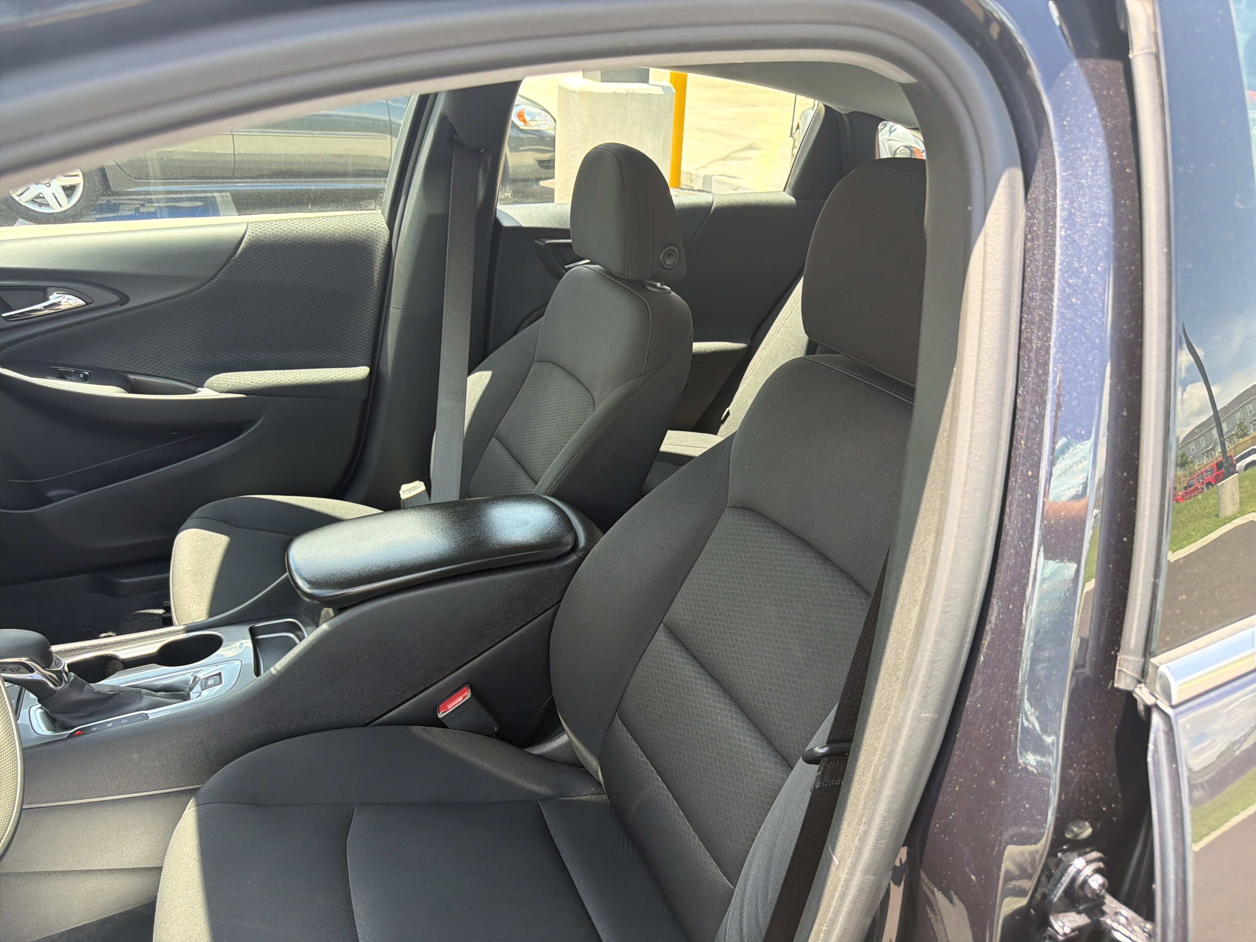 Used 2023 Chevrolet Malibu LS FWD image 34