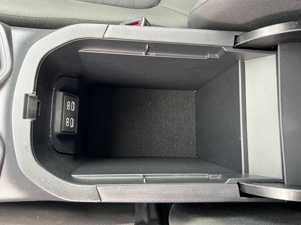 Used 2025 Toyota RAV4 XLE FWD image 30