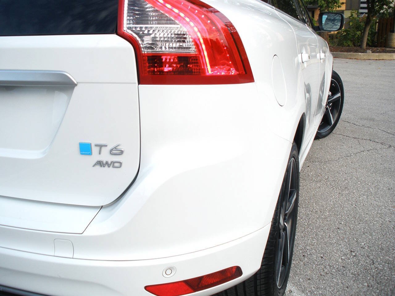 Used 2015 Volvo XC60 T6 R-Design Platinum AWD/4WD image 20