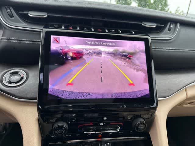 Used 2021 Jeep Grand Cherokee L Limited AWD/4WD image 10