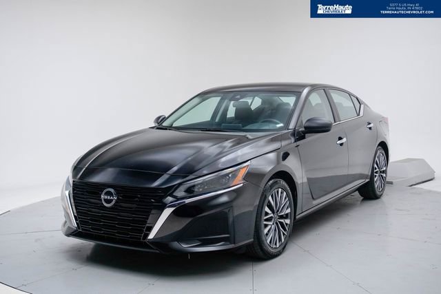 Used 2024 Nissan Altima 2.5 SV