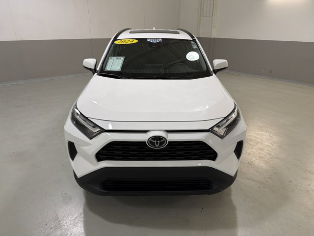Used 2024 Toyota RAV4 XLE w/ Convenience Package FWD image 3