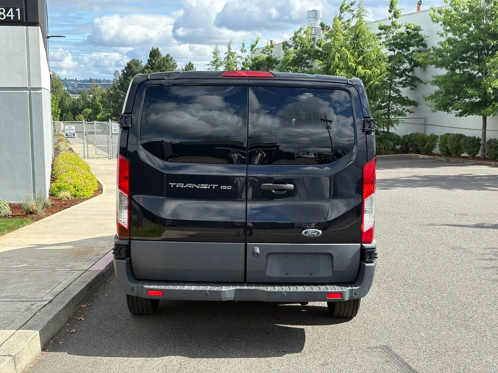 Used 2017 Ford Transit 150 XL RWD image 5