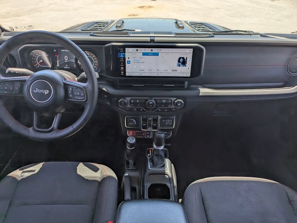 Used 2024 Jeep Gladiator Rubicon w/ Safety Group AWD/4WD image 16