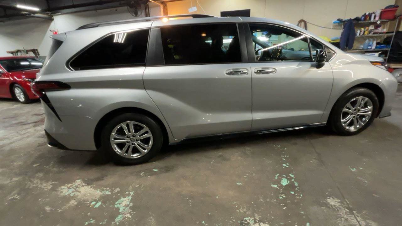Certified 2022 Toyota Sienna XSE image 13