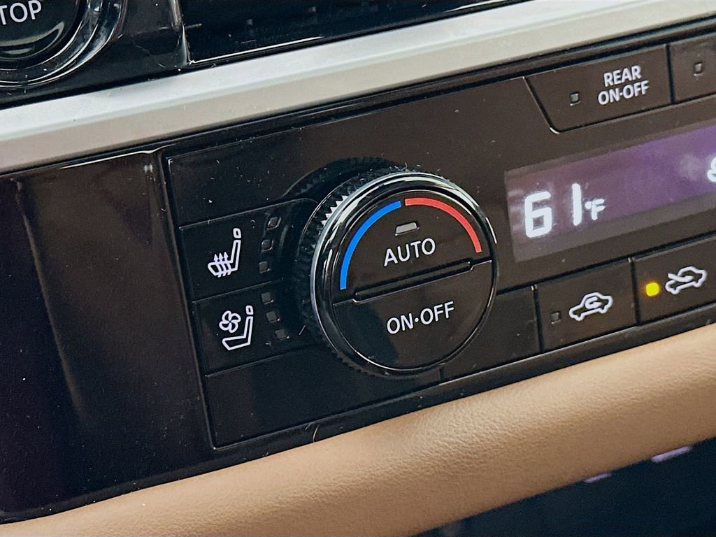 Certified 2025 Nissan Pathfinder Platinum AWD/4WD image 29