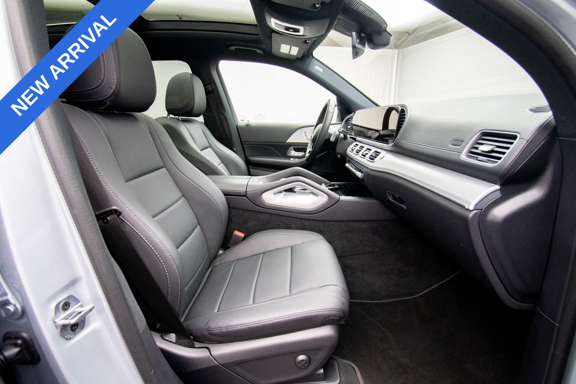 Used 2025 Mercedes-Benz GLS 450 4MATIC image 31