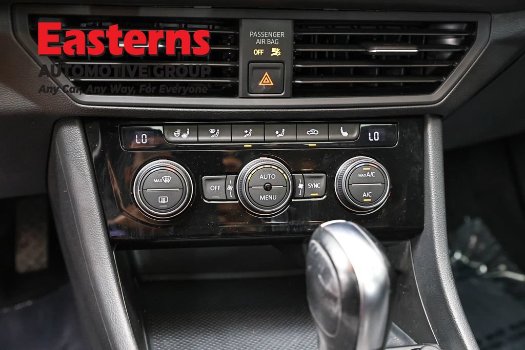 Used 2020 Volkswagen Jetta SE w/ SE Cold Weather Package FWD image 20
