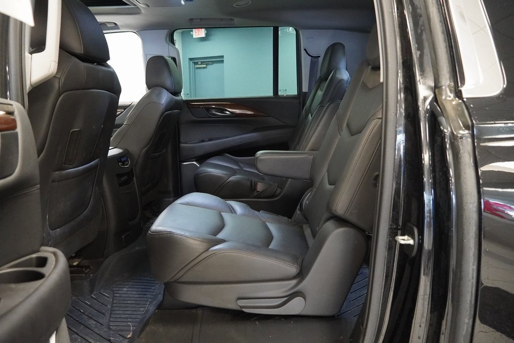 Used 2020 Cadillac Escalade ESV Luxury image 27