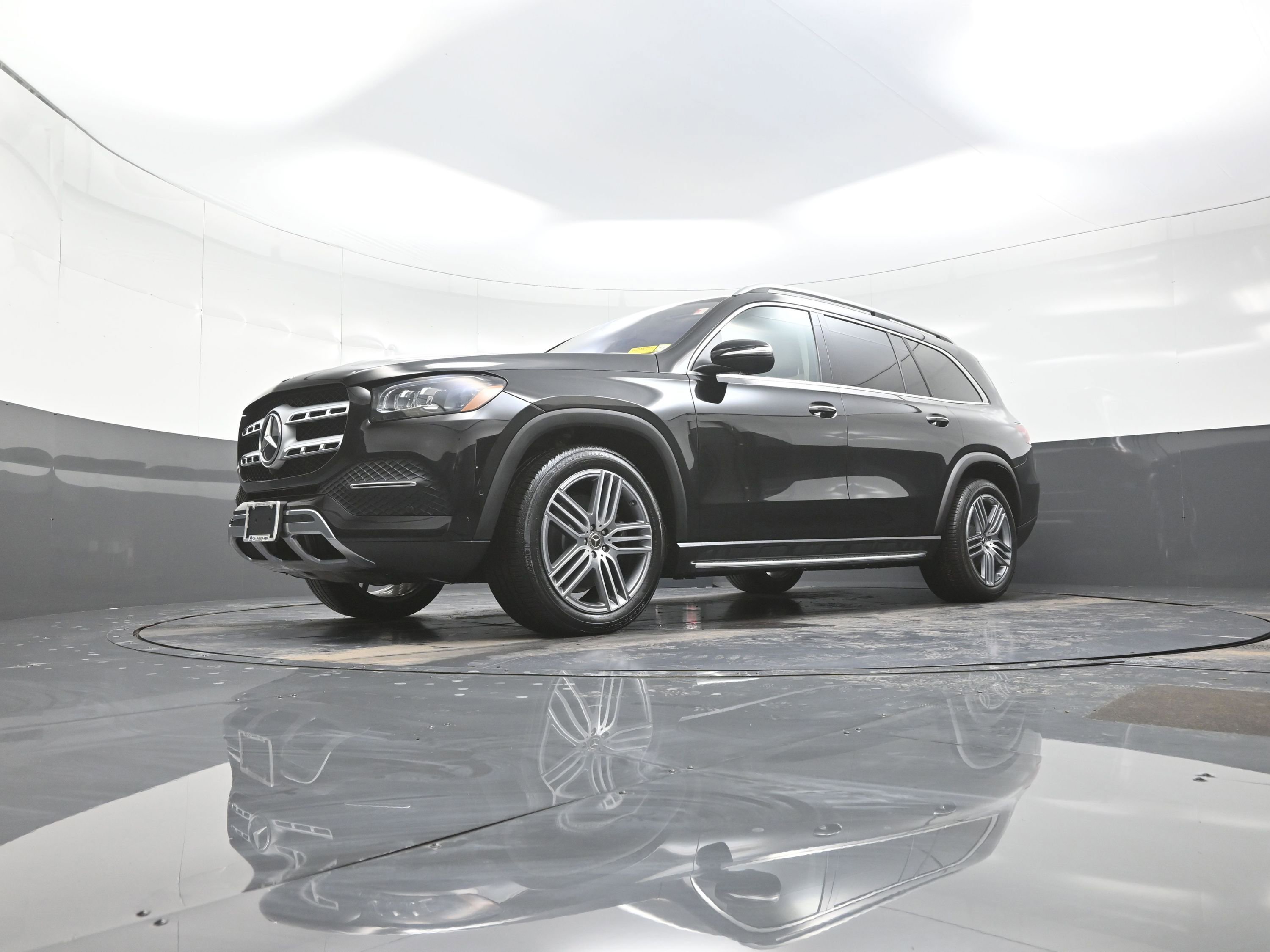 Used 2021 Mercedes-Benz GLS 450 4MATIC image 11