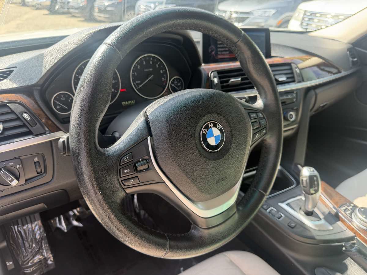 Used 2015 BMW 328i Sedan RWD image 9